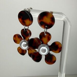 Tortoiseshell Flower Drop Earrings with Pearl Center